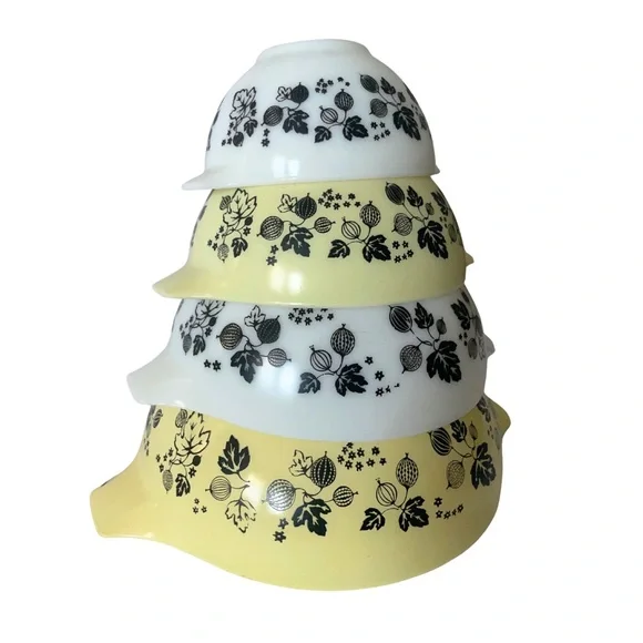 PYREX 🌼 Yellow Gooseberry Cinderella Nesting Mixing Bowl Complete Set - VINTAGE - Picture 6 of 7